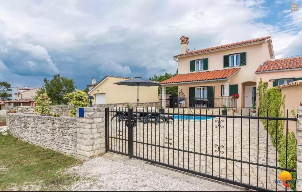 Villa Grguci Kanfanar Exterior foto